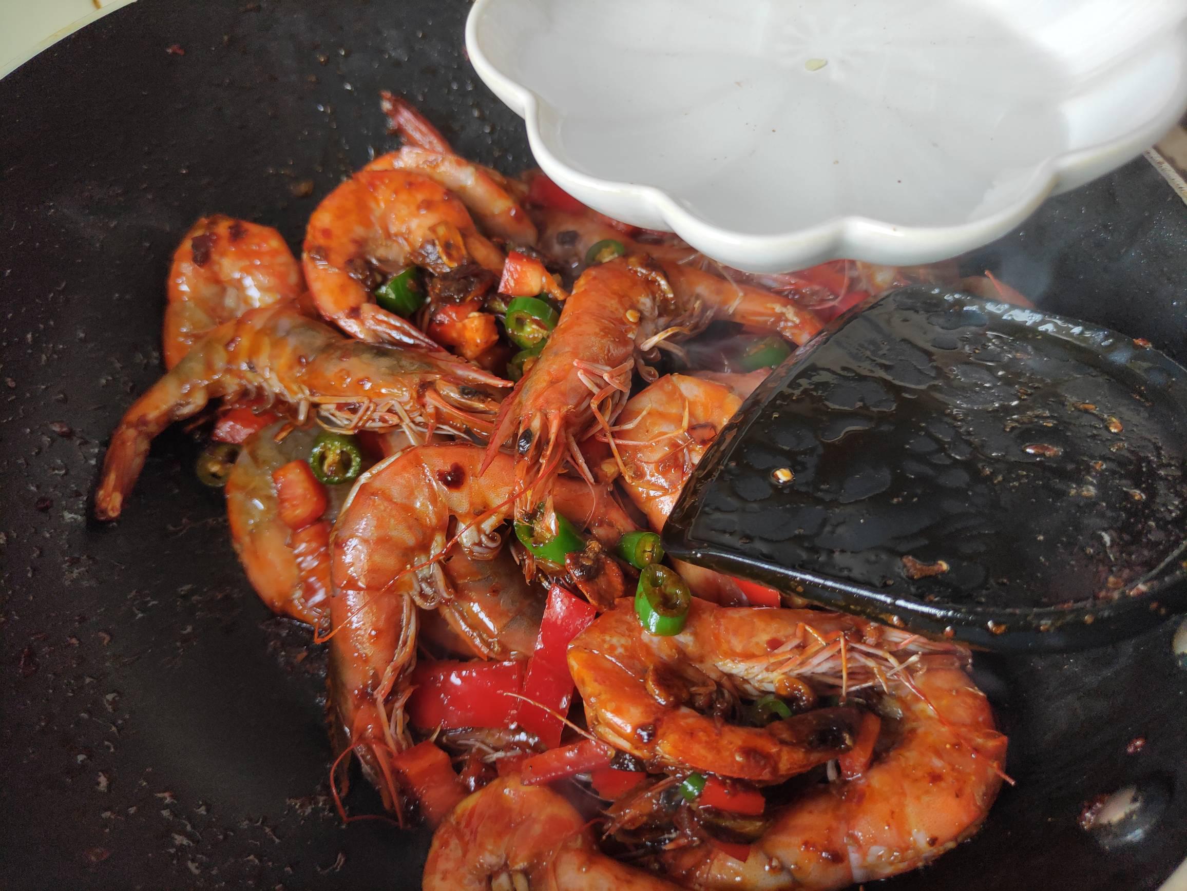 超好吃家常菜,香辣蝦美食菜譜的做法-香辣味炒菜譜-易網健康養生網 超好吃家常菜,香辣蝦美食菜譜的做法-香辣味炒菜譜