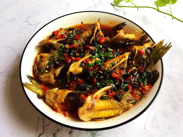 老干媽蒸黃骨魚的做法-香辣味蒸菜譜