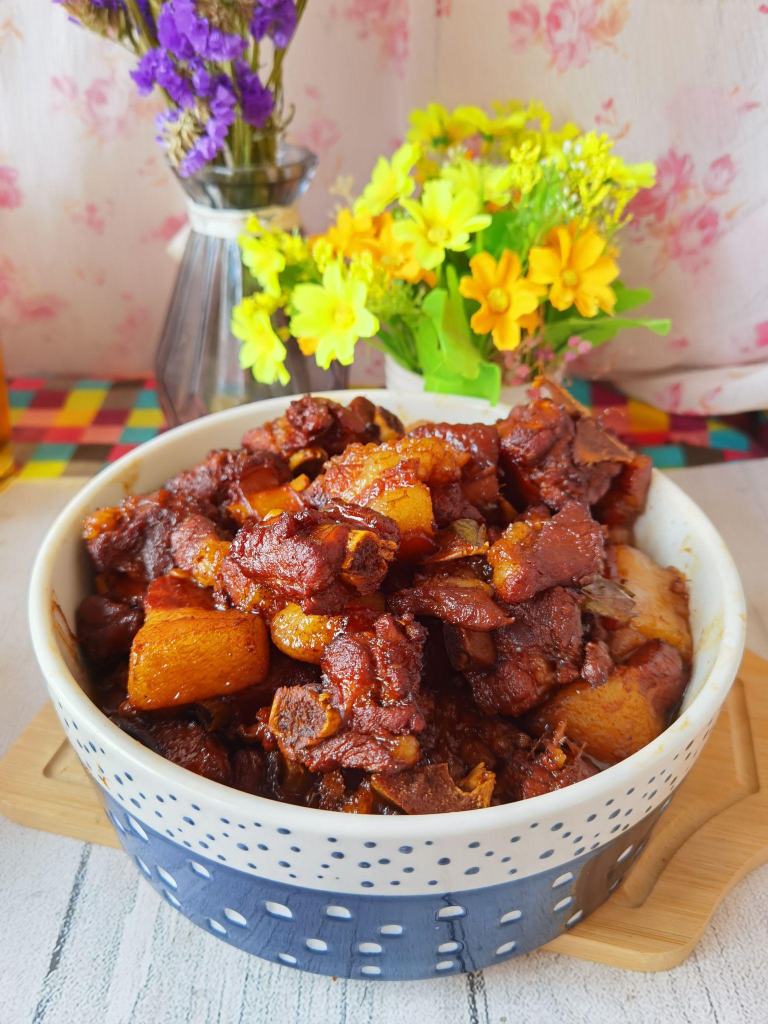 紅燒排骨五花肉的做法-咸鮮味燒菜譜-易網健康養生網 紅燒排骨五花肉的做法-咸鮮味燒菜譜