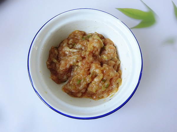 豆腐釀肉的做法-咸鮮味燉菜譜-易網(wǎng)<a href=http://www.xllyou.com/ target=_blank class=infotextkey>健康養(yǎng)生</a>網(wǎng) 豆腐釀肉的做法-咸鮮味燉菜譜