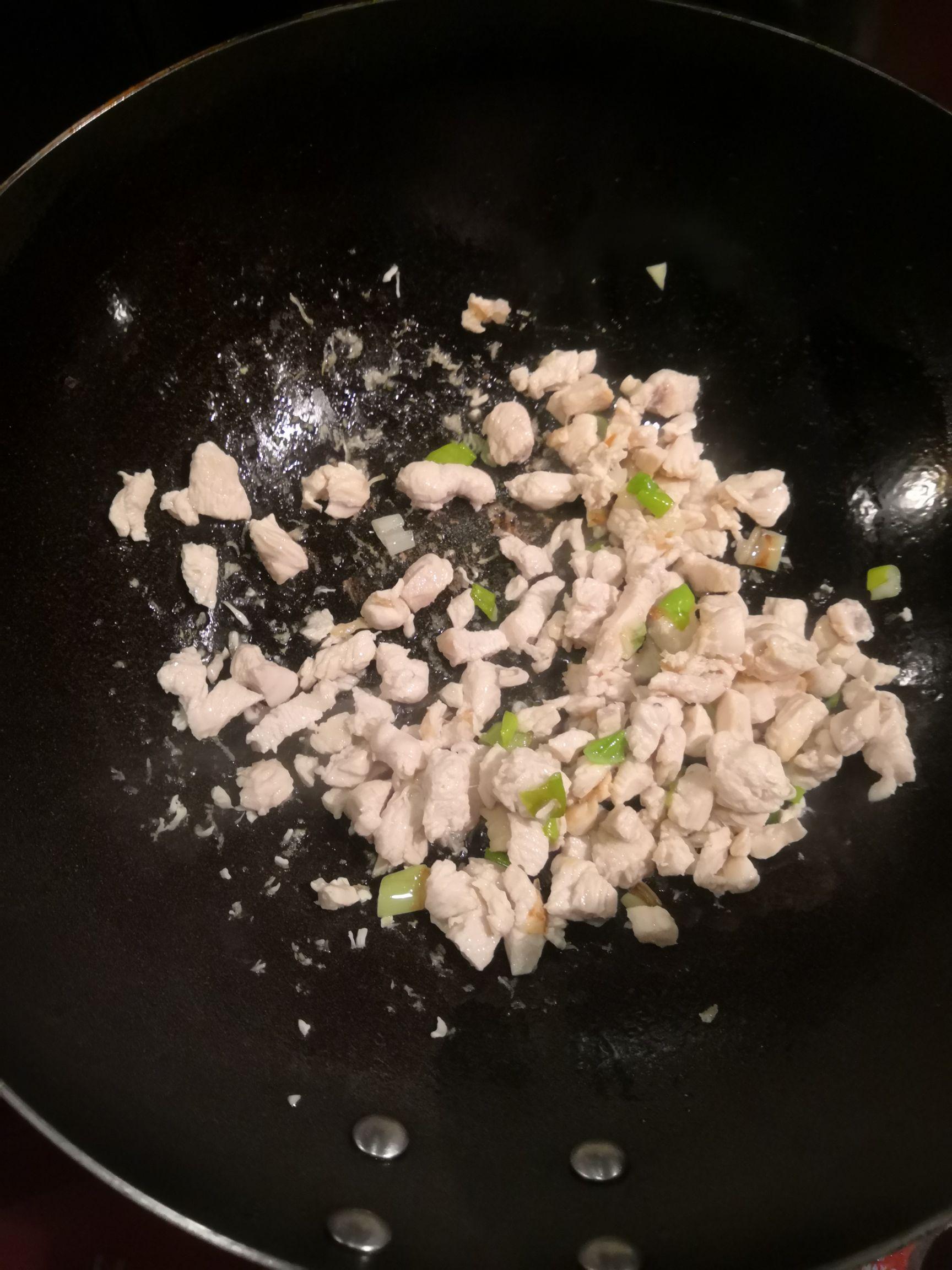 好吃的咖喱雞丁醬的做法-咖喱味煮菜譜