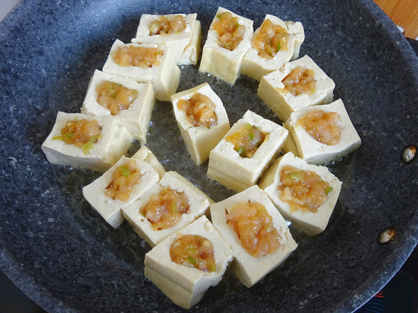 豆腐釀肉的做法-咸鮮味燉菜譜-易網(wǎng)健康養(yǎng)生網(wǎng) 豆腐釀肉的做法-咸鮮味燉菜譜