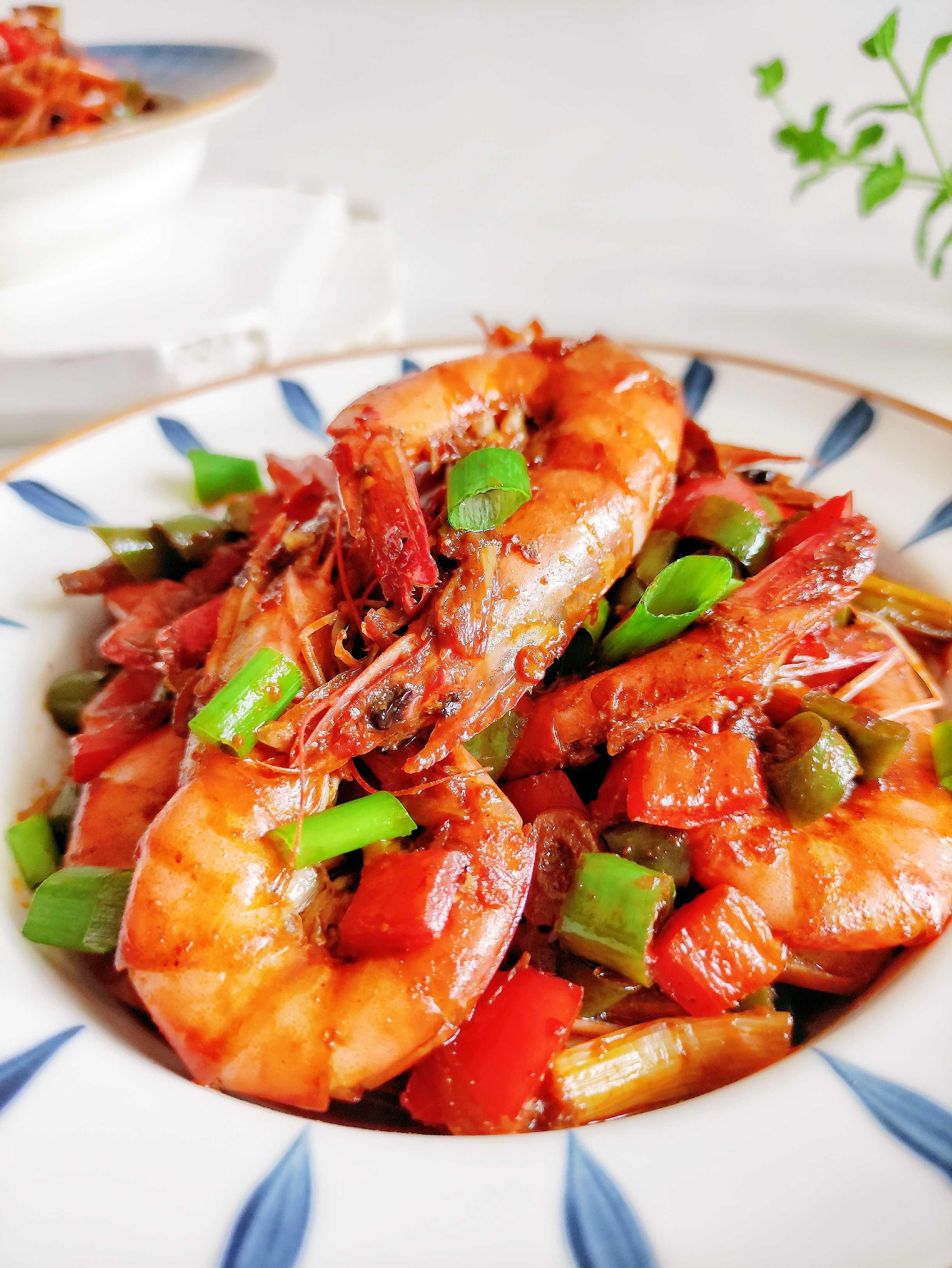 超好吃家常菜,香辣蝦美食菜譜的做法-香辣味炒菜譜-易網健康養生網 超好吃家常菜,香辣蝦美食菜譜的做法-香辣味炒菜譜