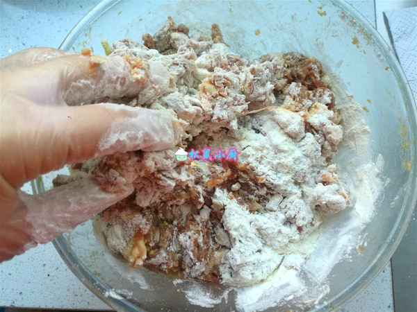 #冬至大如年#一口一個(gè)，焦脆鮮香的牛肉丸子的做法-家常味炸菜譜