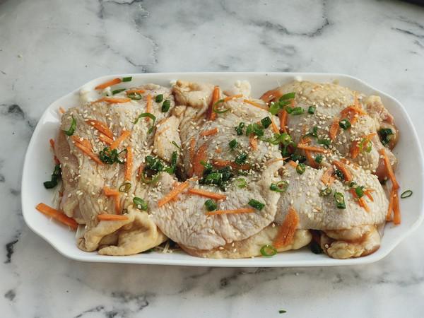 無油金針菇蒸雞腿，鮮嫩多汁巨好吃的做法-家常味蒸菜譜