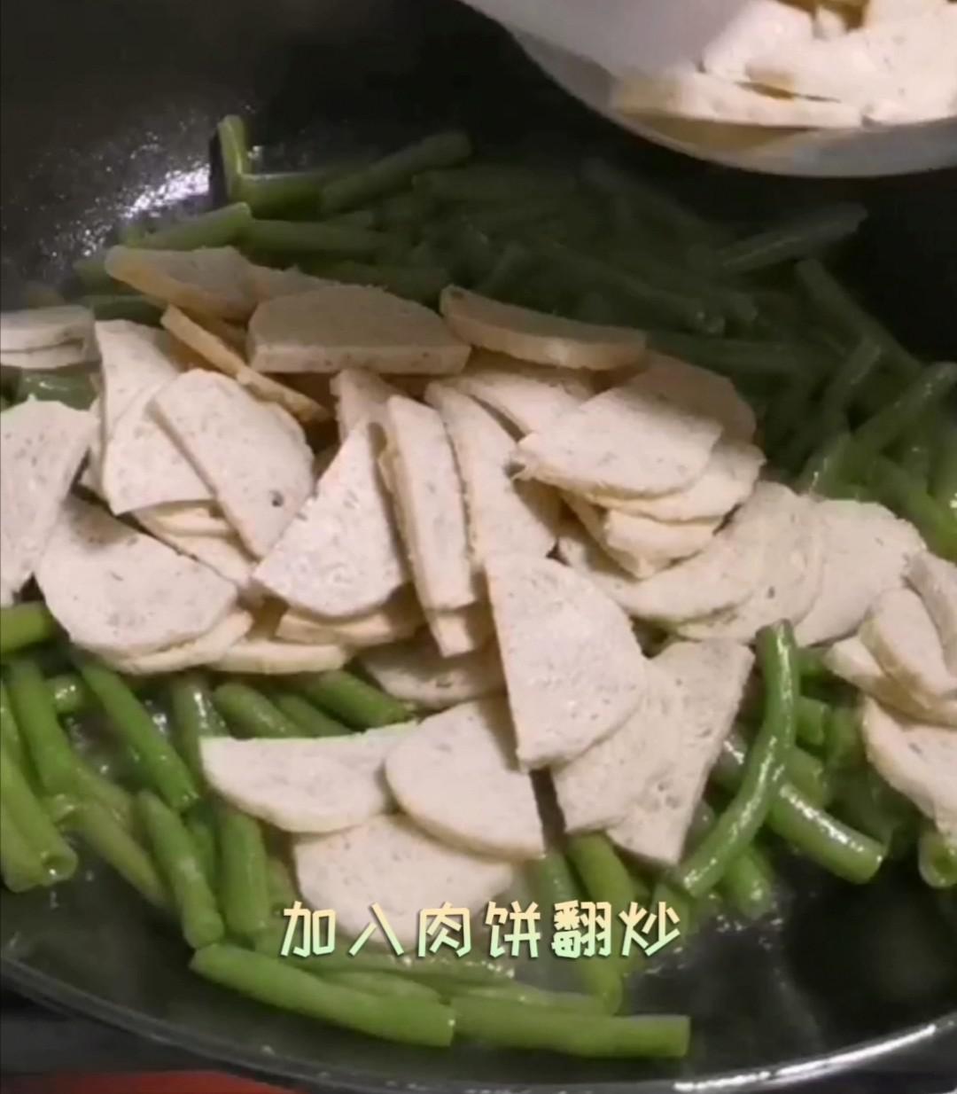 豆角炒肉餅的做法-家常味炒菜譜-易網健康養生網 豆角炒肉餅的做法-家常味炒菜譜