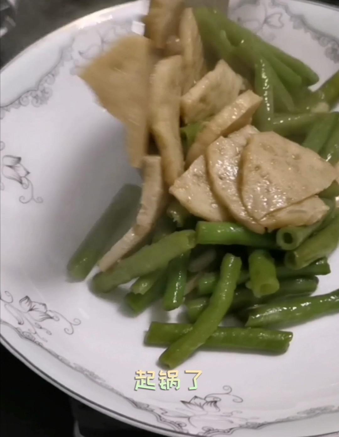 豆角炒肉餅的做法-家常味炒菜譜-易網健康養生網 豆角炒肉餅的做法-家常味炒菜譜