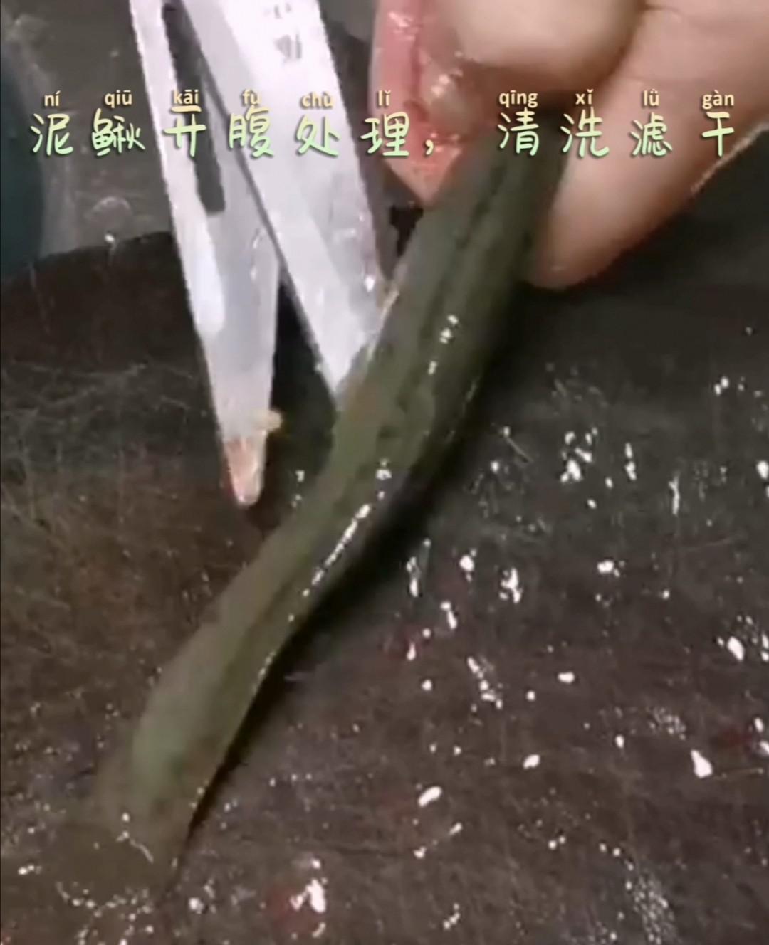 豆腐燜泥鰍的做法-家常味燜菜譜-易網<a href=http://www.xllyou.com/ target=_blank class=infotextkey>健康養生</a>網 豆腐燜泥鰍的做法-家常味燜菜譜