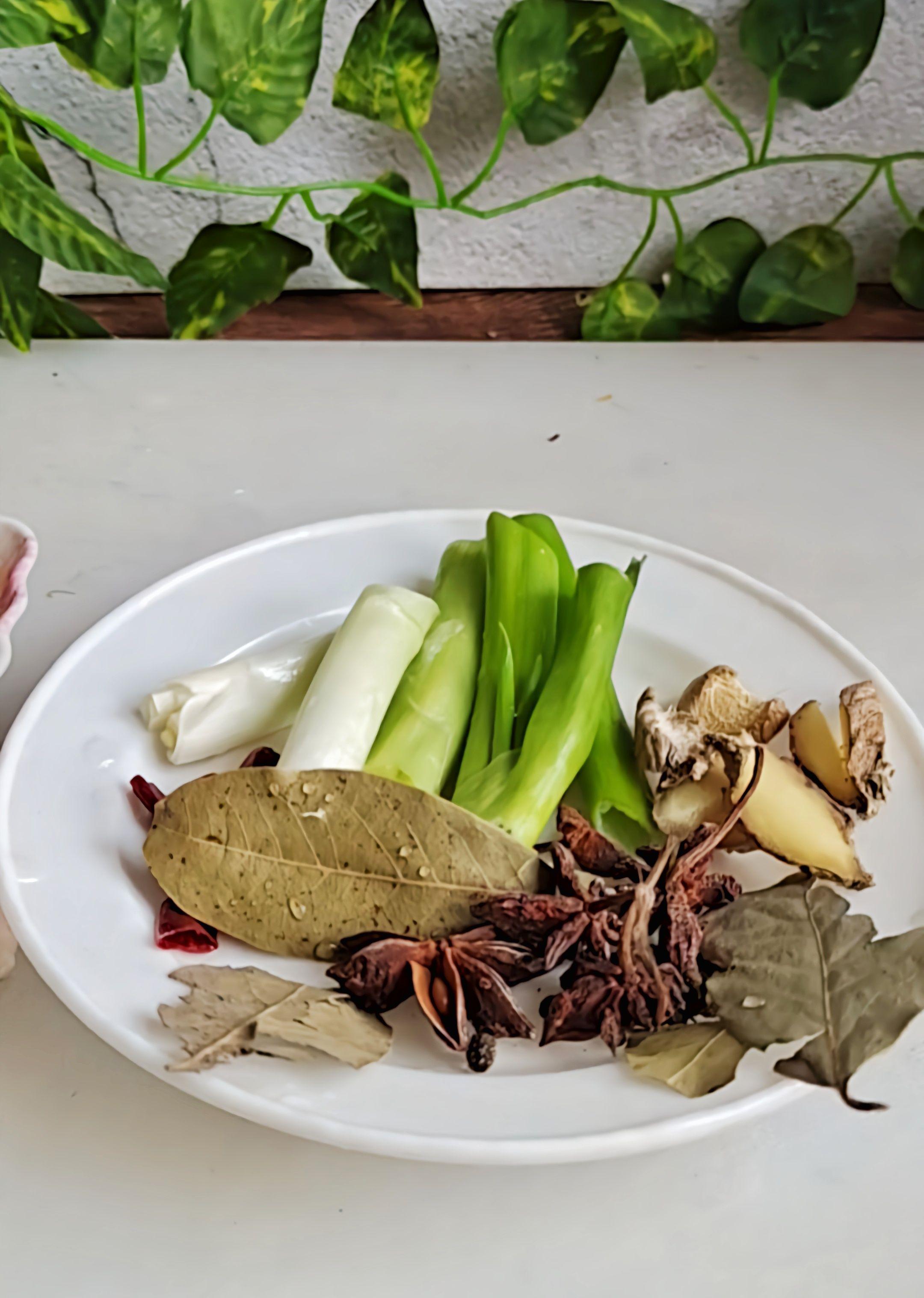 最家常的冬季暖鍋,百吃不厭~白菜粉條牛肉鍋的做法-咸鮮味煮菜譜-易網健康養生網 最家常的冬季暖鍋,百吃不厭~白菜粉條牛肉鍋的做法-咸鮮味煮菜譜