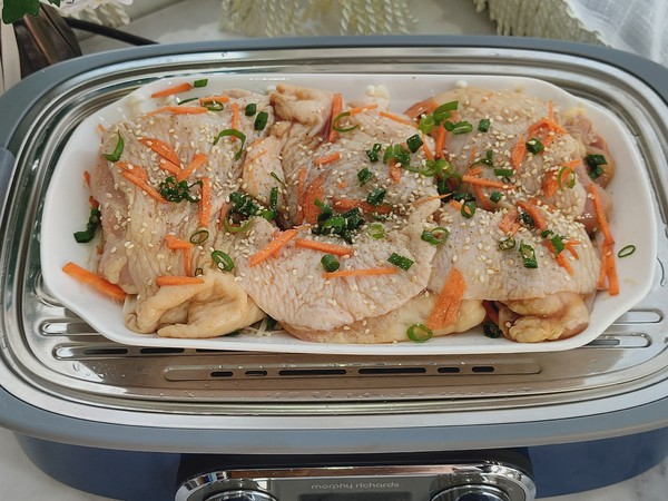 無油金針菇蒸雞腿，鮮嫩多汁巨好吃的做法-家常味蒸菜譜