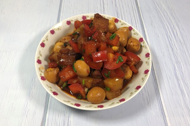 鵪鶉蛋與土豆碰撞的感覺(jué)的做法-醬香味燒菜譜-易網(wǎng)健康養(yǎng)生網(wǎng) 鵪鶉蛋與土豆碰撞的感覺(jué)的做法-醬香味燒菜譜