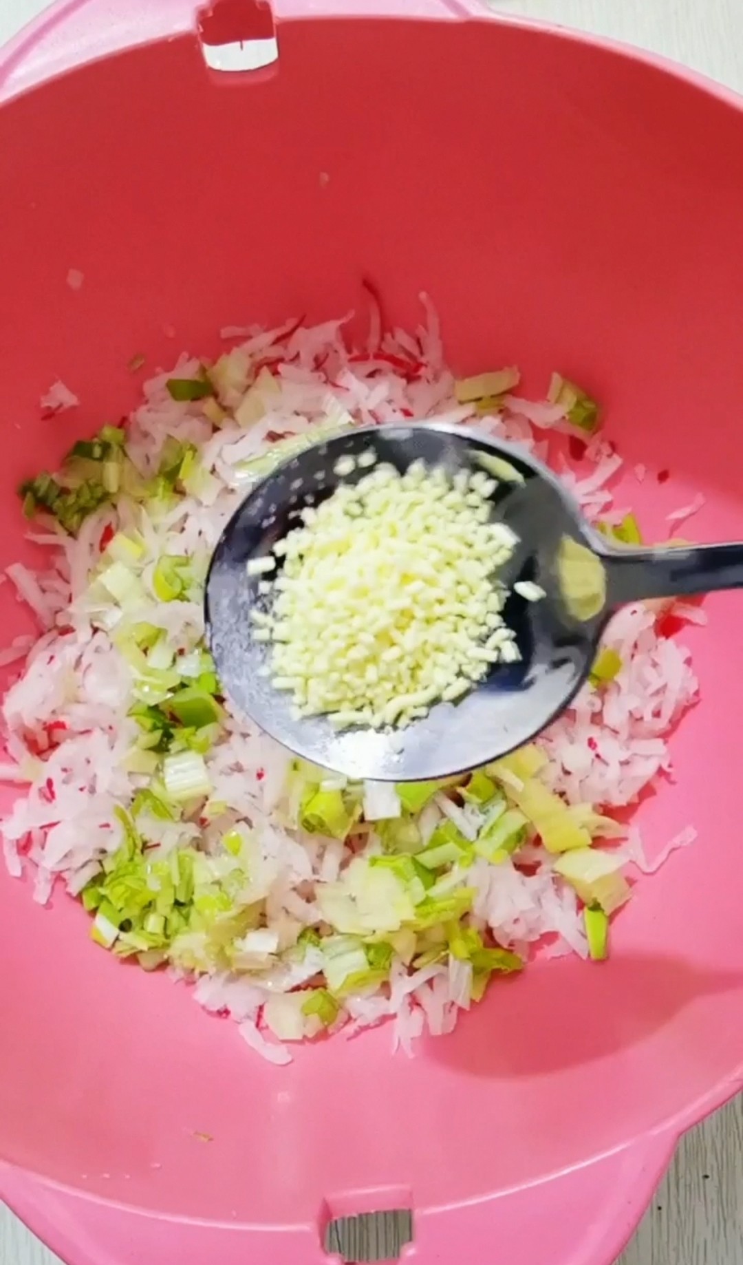 大蘿卜丸子的做法-咸鮮味炸菜譜