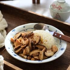 香菇香干雞肉蓋澆飯的做法-咸鮮味炒菜譜