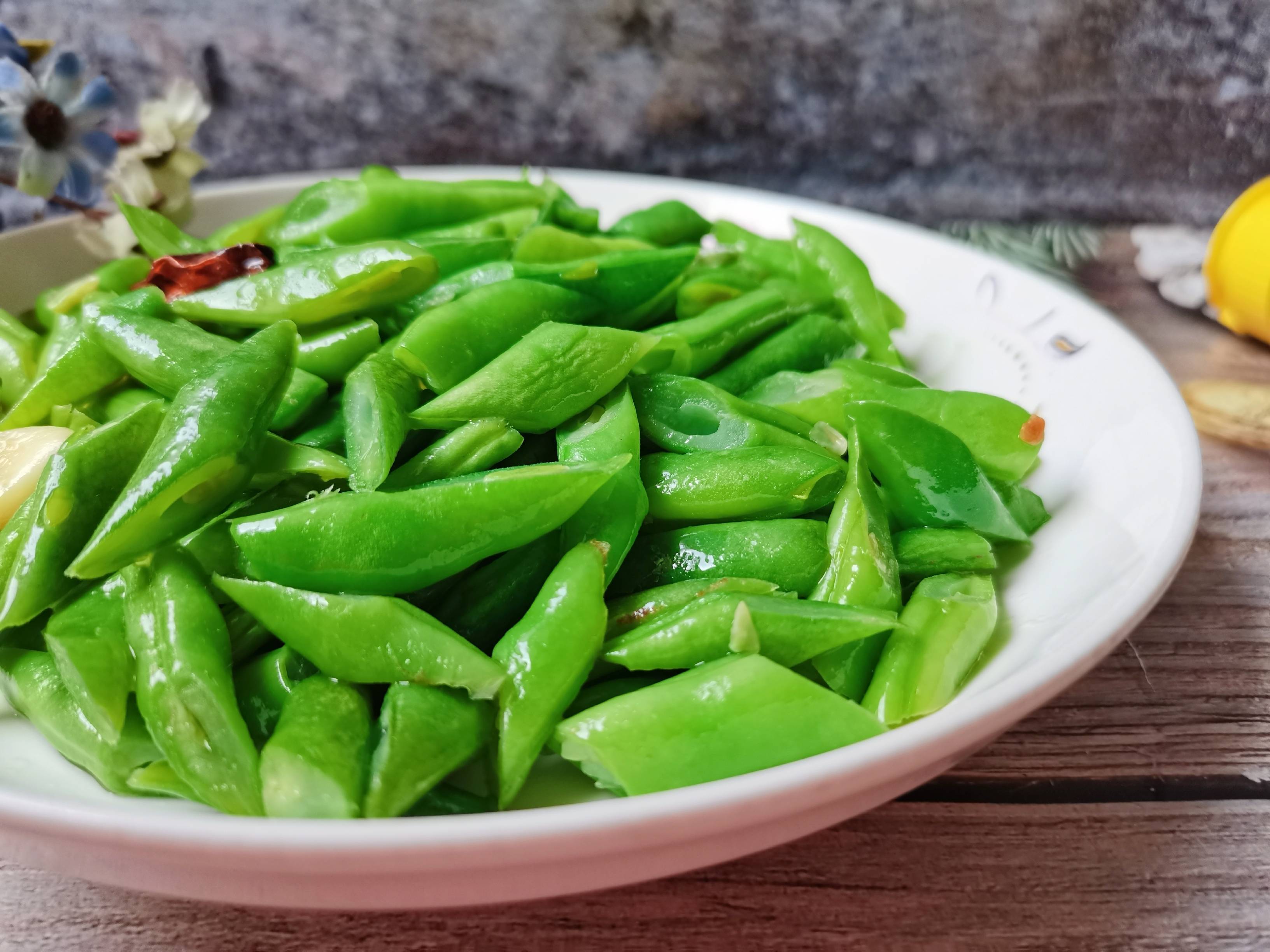 清炒四季豆的做法-家常味炒菜譜-易網健康養生網 清炒四季豆的做法-家常味炒菜譜