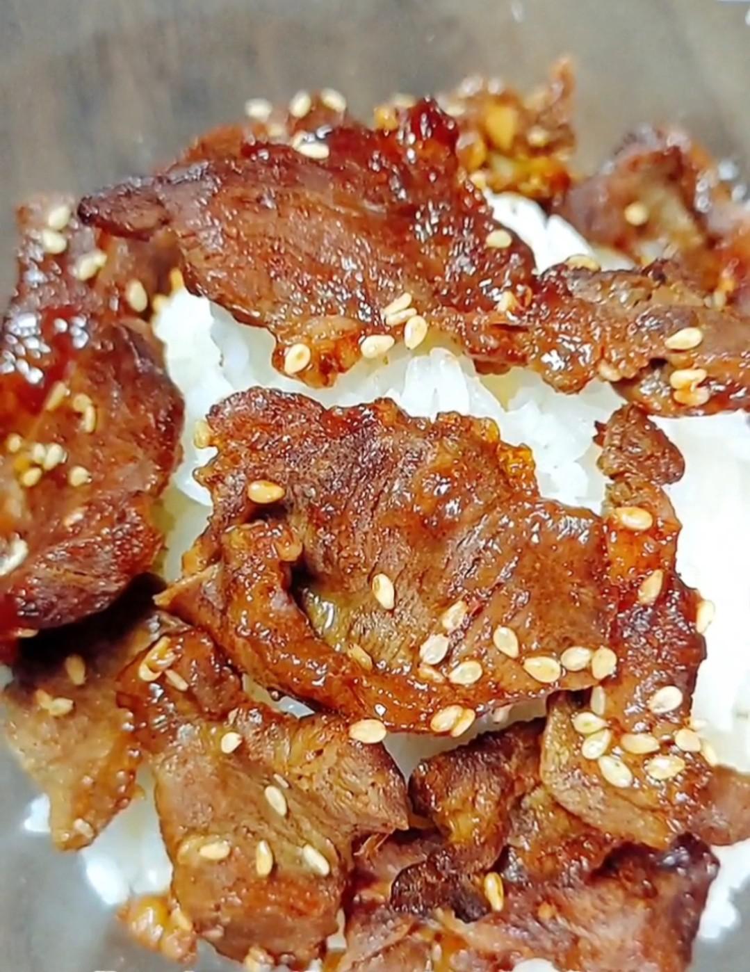 網紅肉山飯的做法-其它口味烤菜譜