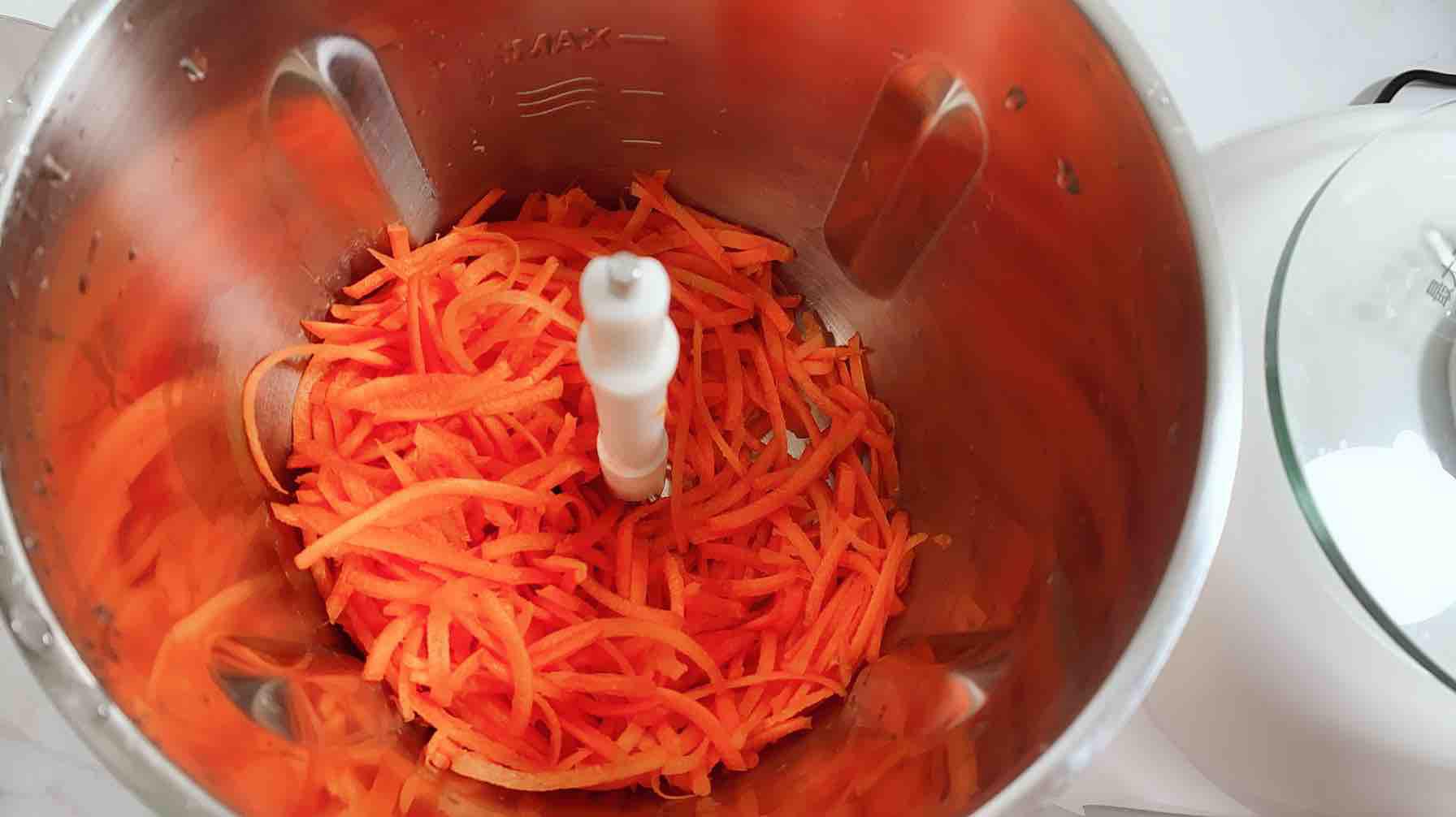 清炒胡蘿卜絲、簡單美味快手家常菜的做法-家常味炒菜譜-易網(wǎng)<a href=http://www.xllyou.com/ target=_blank class=infotextkey>健康養(yǎng)生</a>網(wǎng) 清炒胡蘿卜絲、簡單美味快手家常菜的做法-家常味炒菜譜