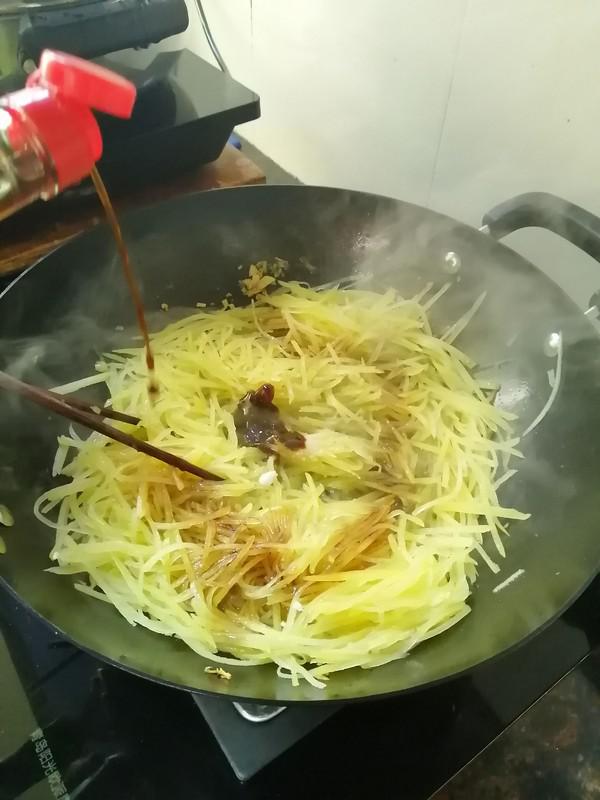 簡簡單單也不失美味~~醋溜土豆絲的做法-家常味炒菜譜