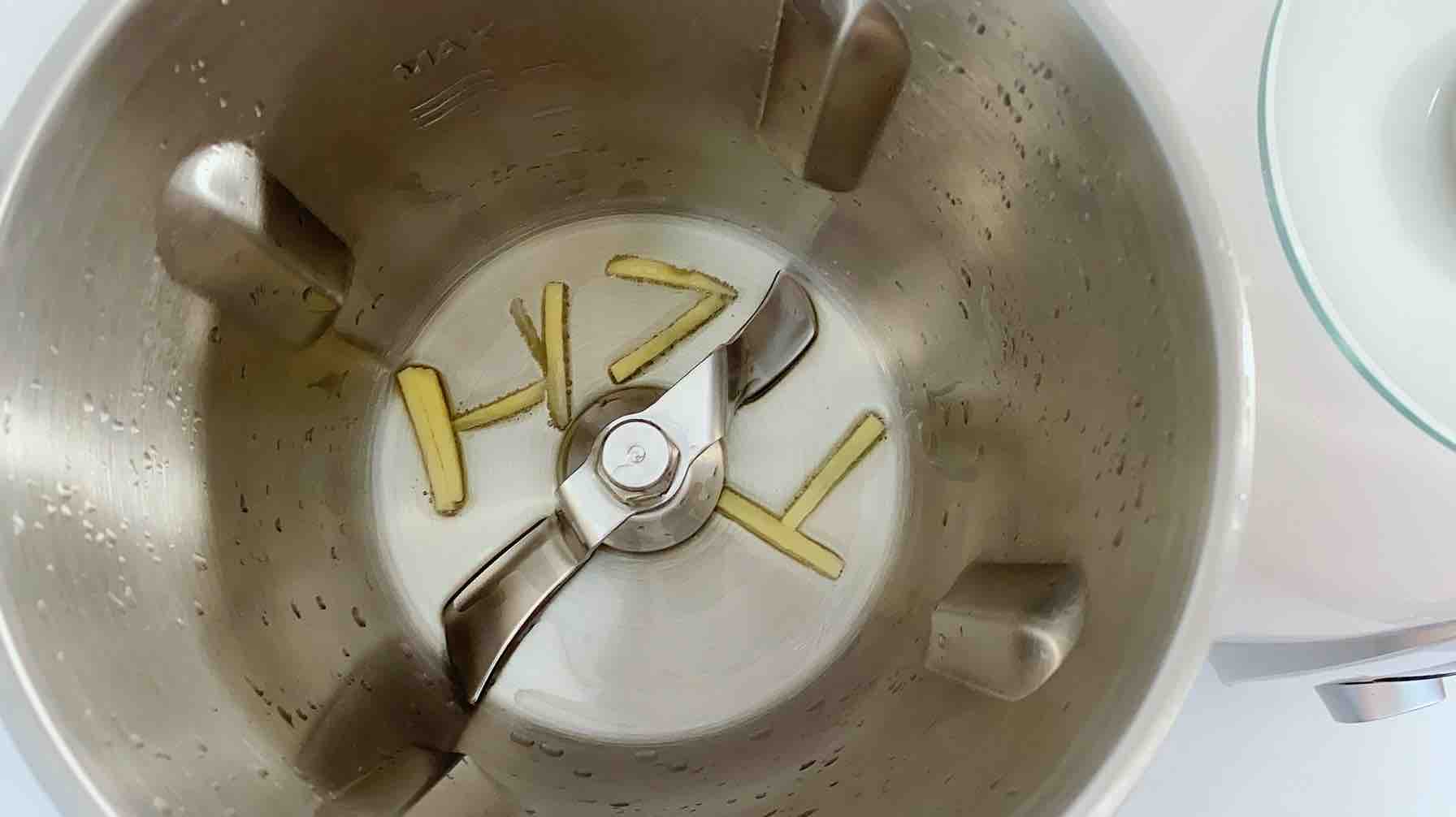 清炒胡蘿卜絲、簡單美味快手家常菜的做法-家常味炒菜譜-易網(wǎng)健康養(yǎng)生網(wǎng) 清炒胡蘿卜絲、簡單美味快手家常菜的做法-家常味炒菜譜