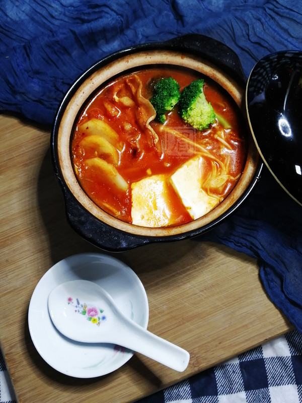 熱乎乎的泡菜鍋,驅寒還管飽!的做法-酸辣味煮菜譜-易網健康養生網 熱乎乎的泡菜鍋,驅寒還管飽!的做法-酸辣味煮菜譜