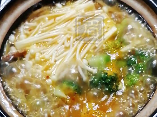 熱乎乎的泡菜鍋,驅寒還管飽!的做法-酸辣味煮菜譜-易網健康養生網 熱乎乎的泡菜鍋,驅寒還管飽!的做法-酸辣味煮菜譜