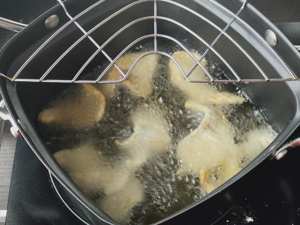 糖醋魚片,酸甜可口超好吃!的做法-酸甜味炸菜譜-易網健康養生網 糖醋魚片,酸甜可口超好吃!的做法-酸甜味炸菜譜