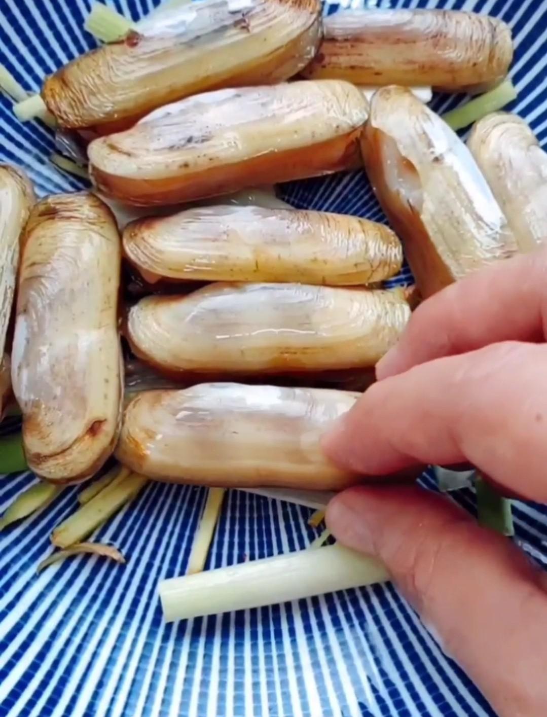 蒜蓉蟶子的做法-蒜香味蒸菜譜