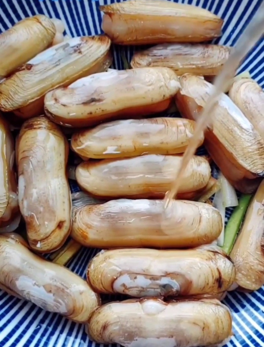 蒜蓉蟶子的做法-蒜香味蒸菜譜