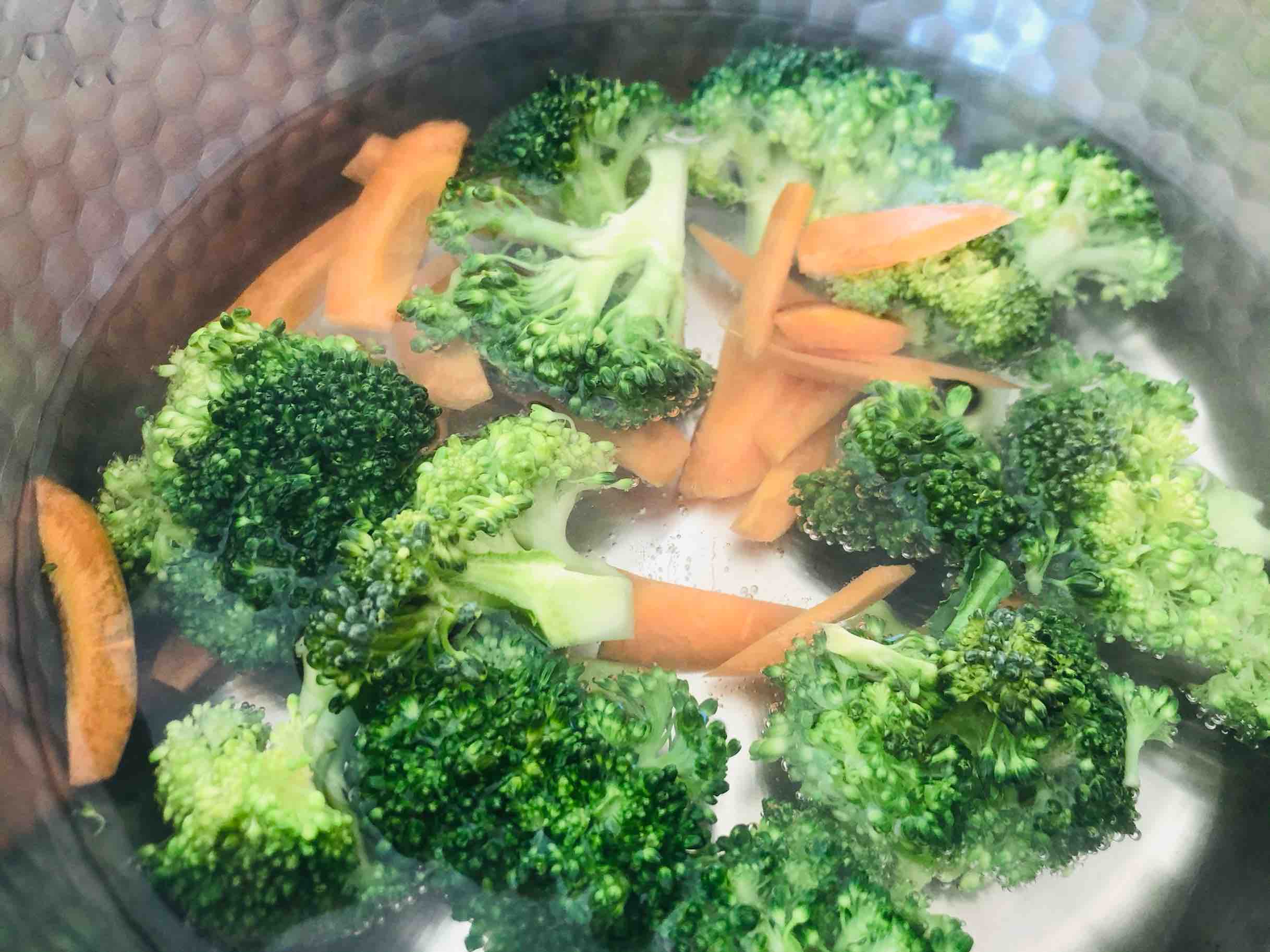 蒜蓉西蘭花的做法-咸鮮味拌菜譜-易網健康養生網 蒜蓉西蘭花的做法-咸鮮味拌菜譜