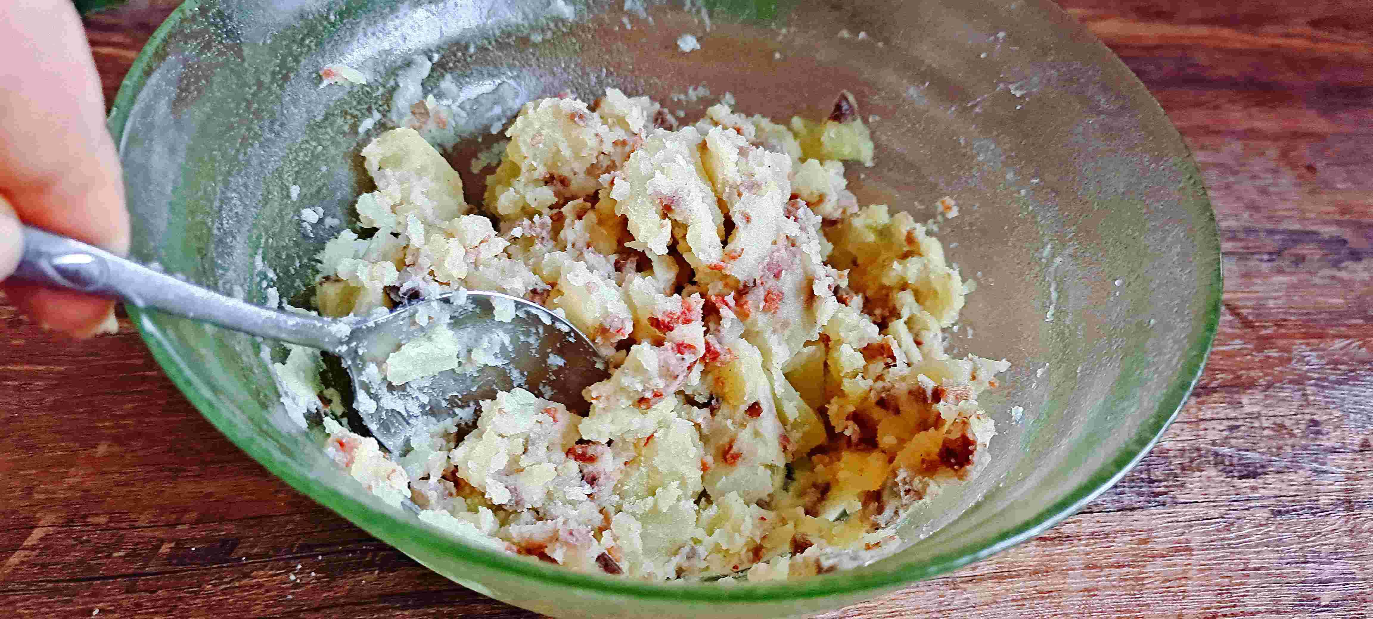 土豆的高大上做法，春節家宴備受歡迎…土豆泥黃金卷的做法-咸鮮味其它工藝菜譜