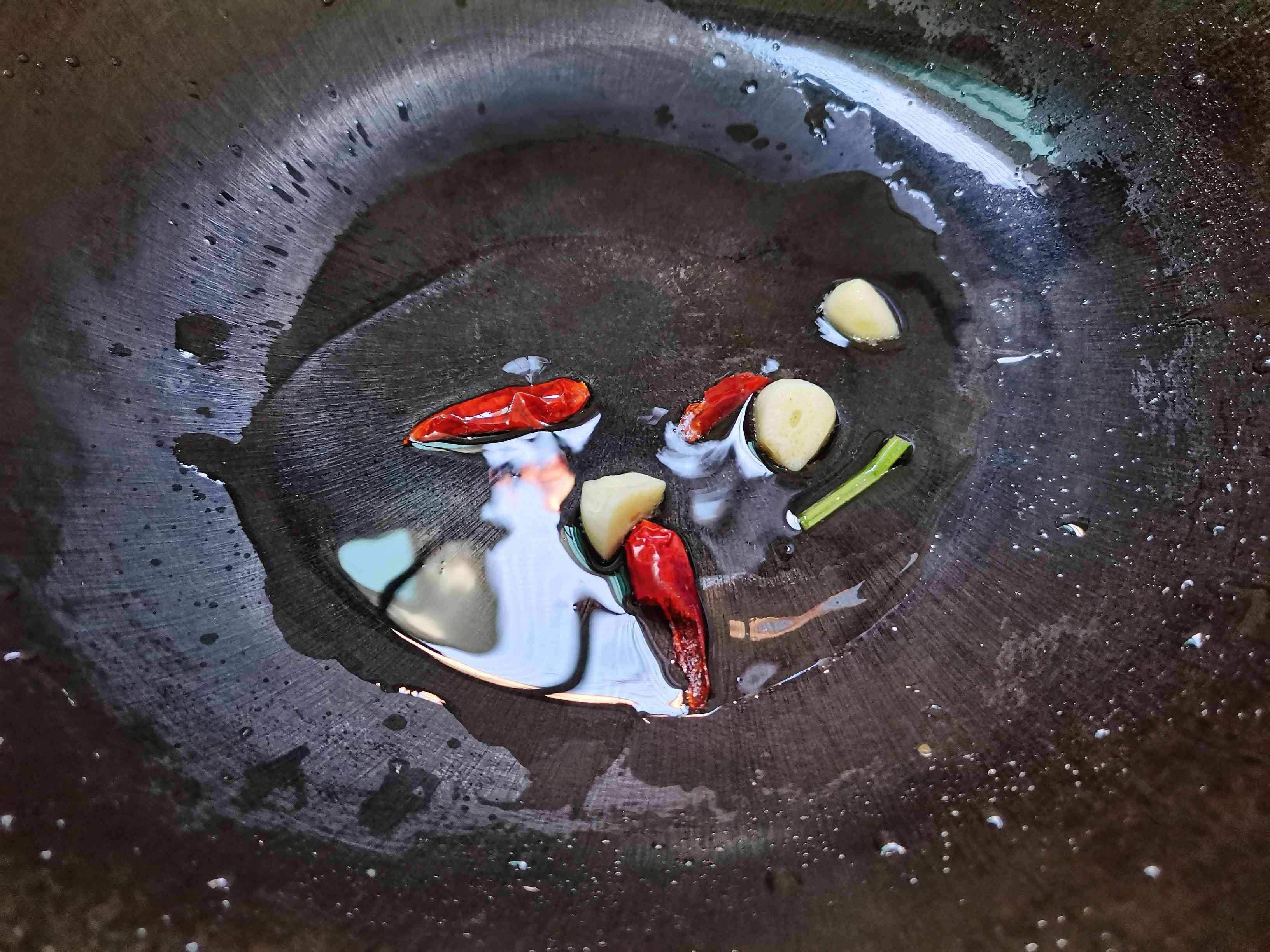 家常菜“清炒黃豆芽”的做法-家常味炒菜譜-易網(wǎng)健康養(yǎng)生網(wǎng) 家常菜“清炒黃豆芽”的做法-家常味炒菜譜