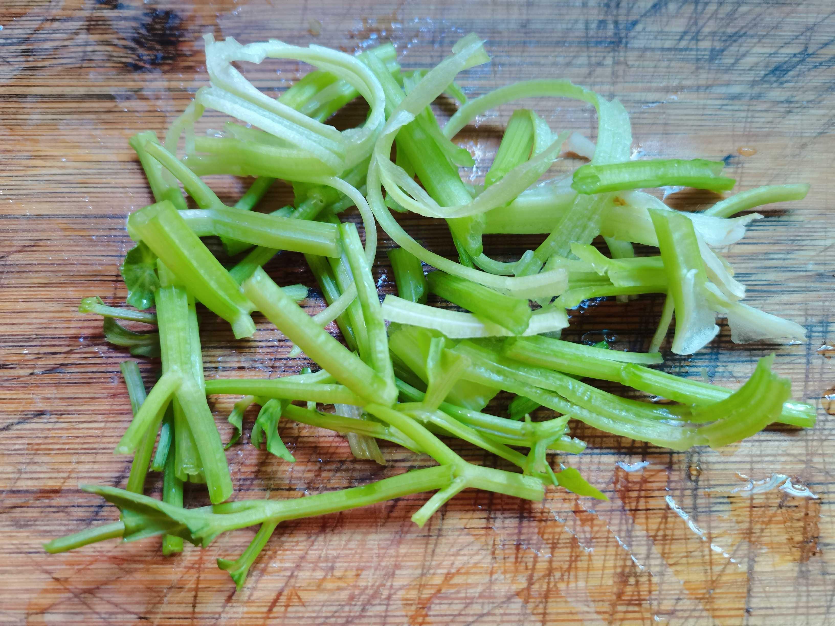 家常菜“清炒黃豆芽”的做法-家常味炒菜譜-易網(wǎng)健康養(yǎng)生網(wǎng) 家常菜“清炒黃豆芽”的做法-家常味炒菜譜