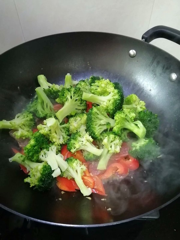 簡簡單單也不失美味~~臘味炒西蘭花的做法-家常味炒菜譜-易網健康養生網 簡簡單單也不失美味~~臘味炒西蘭花的做法-家常味炒菜譜