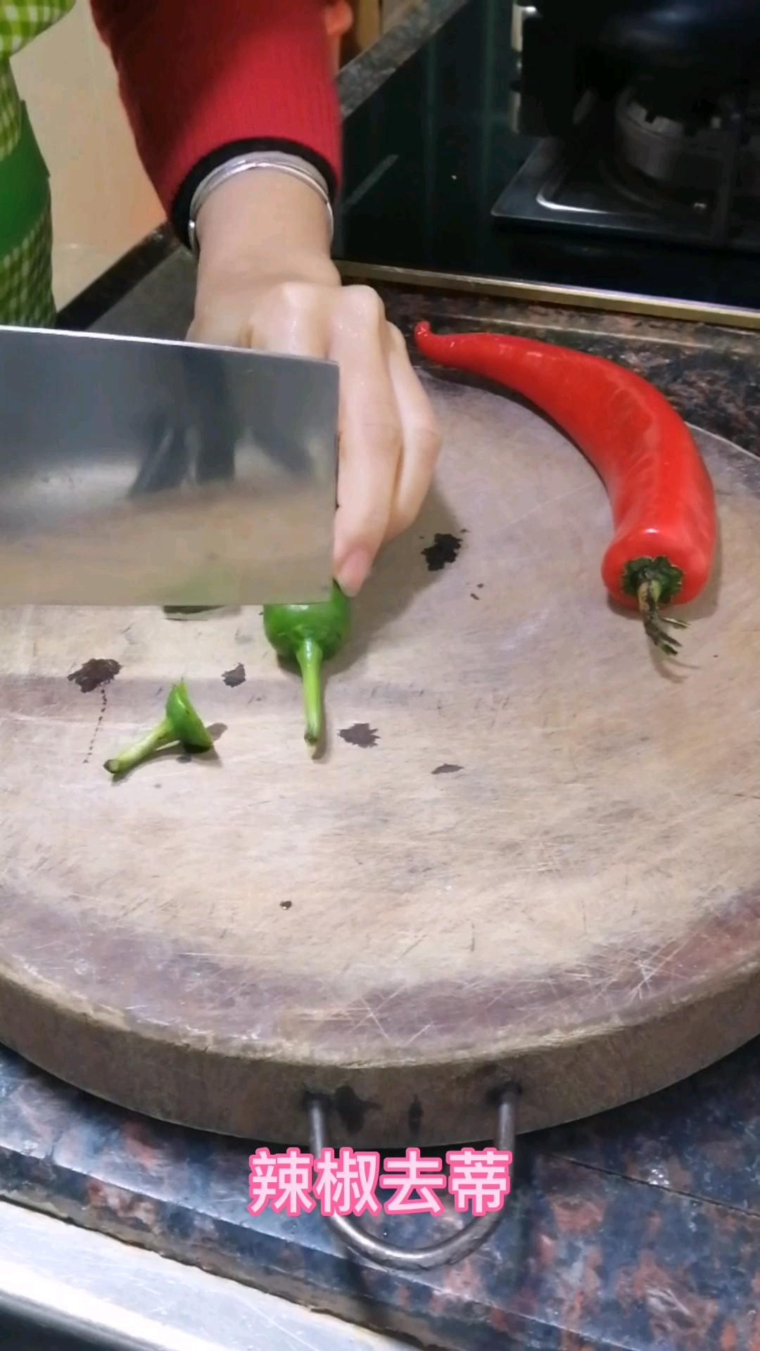 辣椒炒米粉的做法-家常味炒菜譜-易網健康養生網 辣椒炒米粉的做法-家常味炒菜譜