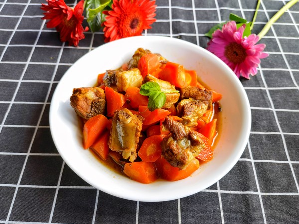 排骨燒紅蘿卜的做法-家常味燒菜譜-易網健康養生網 排骨燒紅蘿卜的做法-家常味燒菜譜