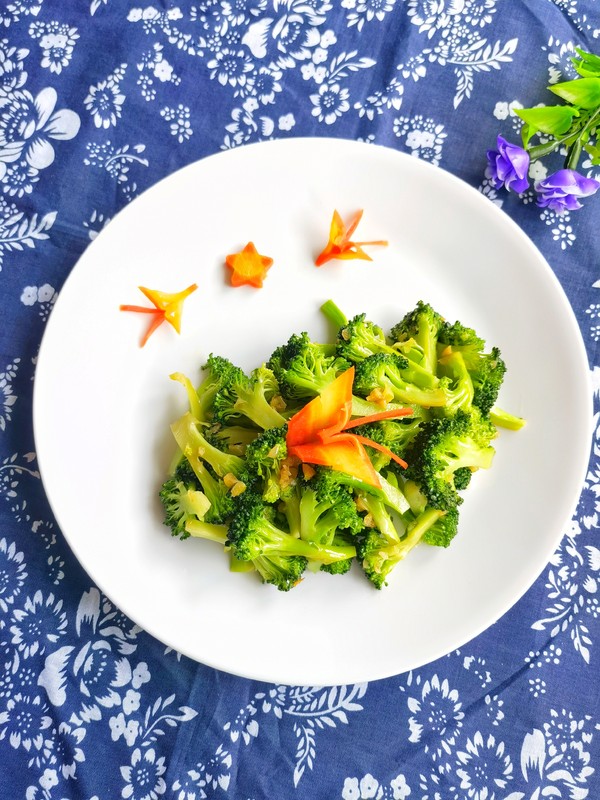 素菜西蘭花的做法-家常味炒菜譜-易網(wǎng)健康養(yǎng)生網(wǎng) 素菜西蘭花的做法-家常味炒菜譜