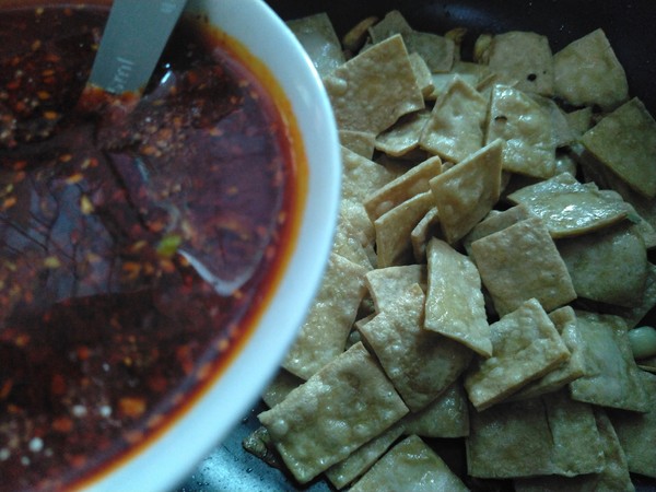 冷吃千張的做法-香辣味煎菜譜-易網健康養生網 冷吃千張的做法-香辣味煎菜譜