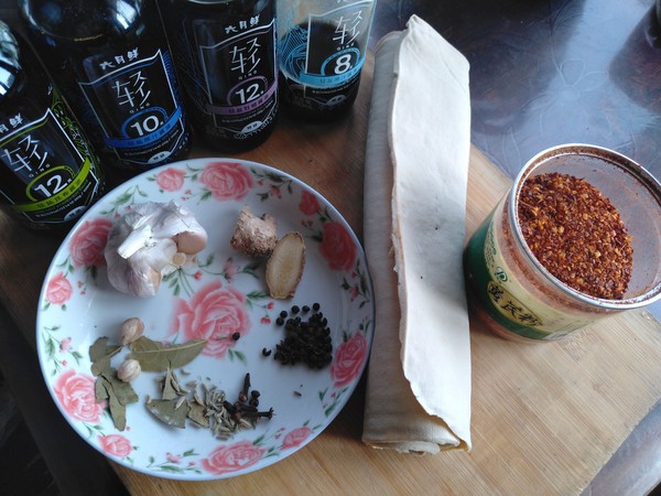 冷吃千張的做法-香辣味煎菜譜-易網<a href=http://www.xllyou.com/ target=_blank class=infotextkey>健康養生</a>網 冷吃千張的做法-香辣味煎菜譜