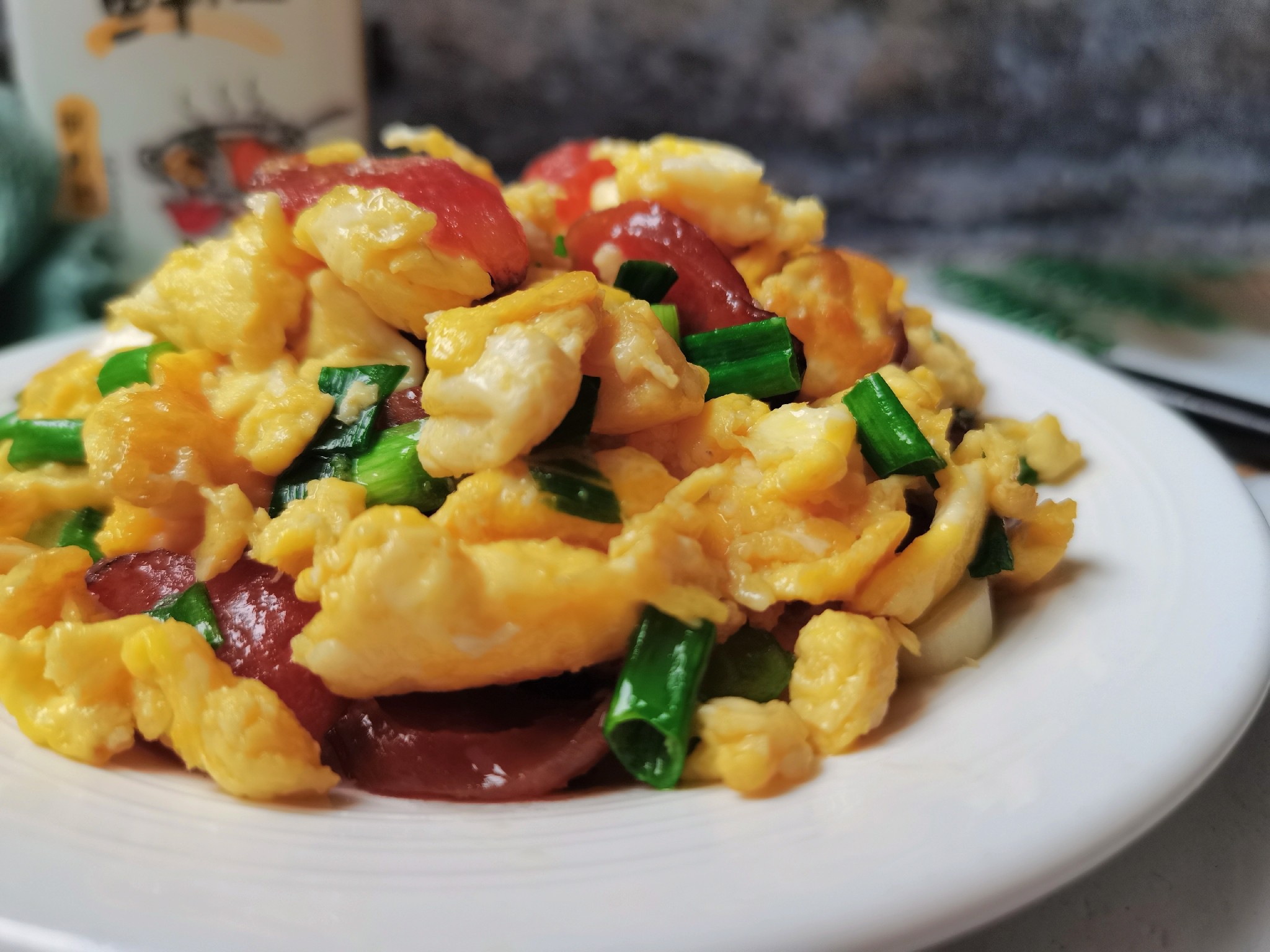 臘腸炒雞蛋的做法-家常味炒菜譜-易網健康養生網 臘腸炒雞蛋的做法-家常味炒菜譜