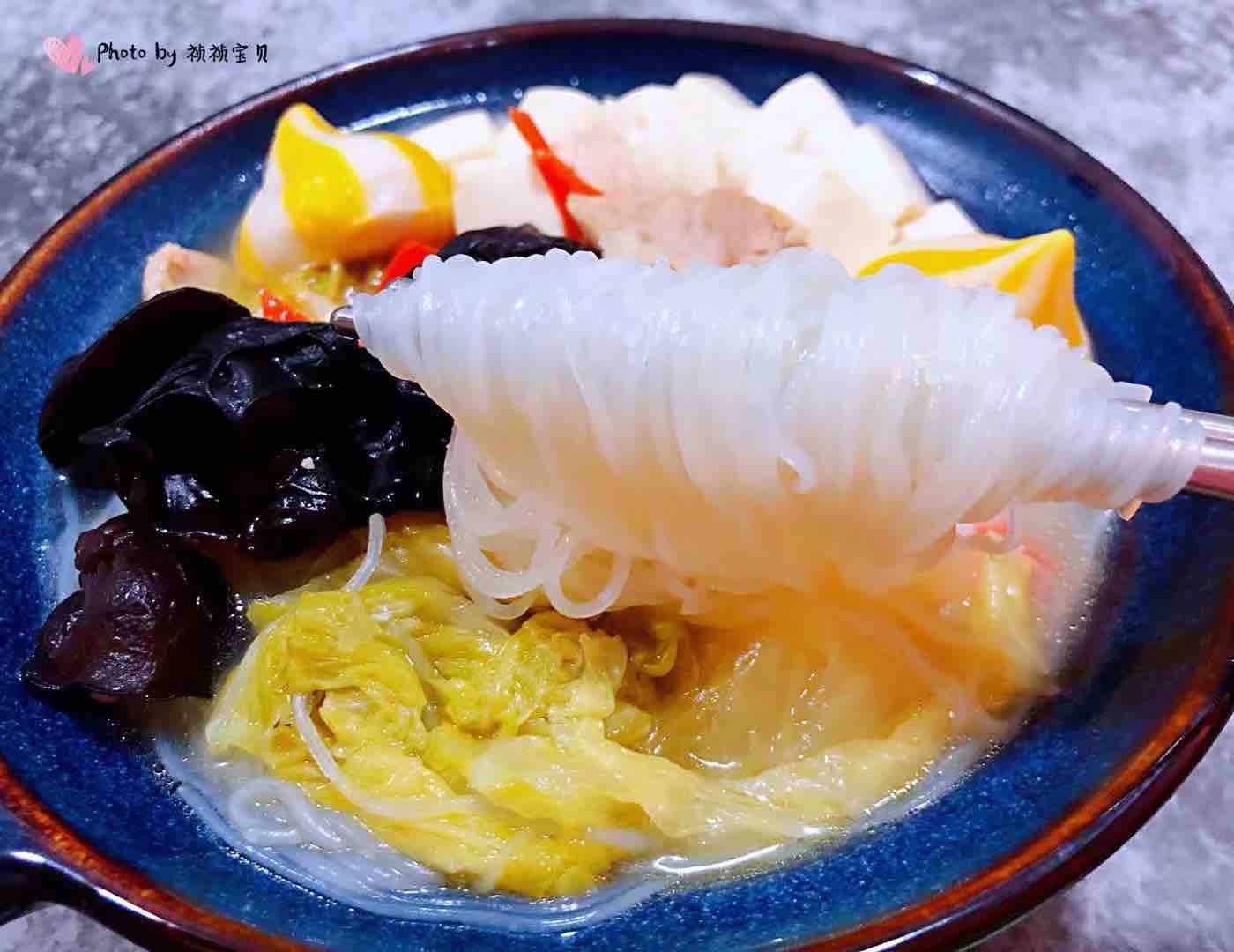 豬肉白菜海膽丸豆腐粉絲湯的做法-咸鮮味煮菜譜-易網(wǎng)健康養(yǎng)生網(wǎng) 豬肉白菜海膽丸豆腐粉絲湯的做法-咸鮮味煮菜譜