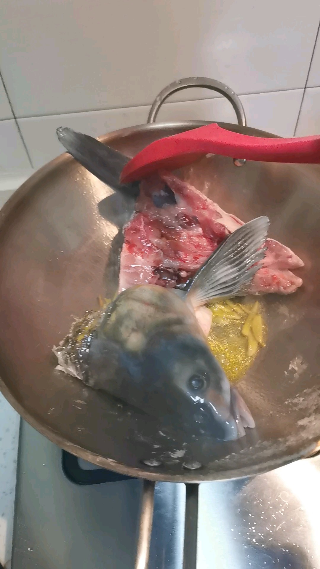 粉條燉青魚頭的做法-家常味燒菜譜-易網健康養生網 粉條燉青魚頭的做法-家常味燒菜譜