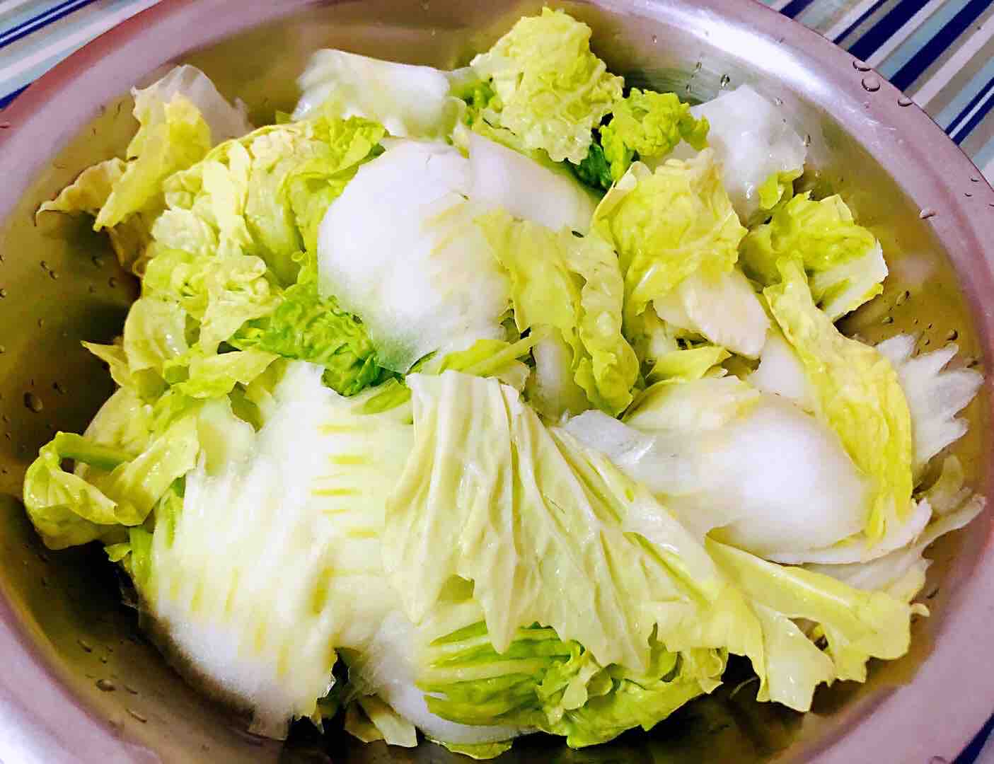 豬肉白菜海膽丸豆腐粉絲湯的做法-咸鮮味煮菜譜-易網(wǎng)健康養(yǎng)生網(wǎng) 豬肉白菜海膽丸豆腐粉絲湯的做法-咸鮮味煮菜譜