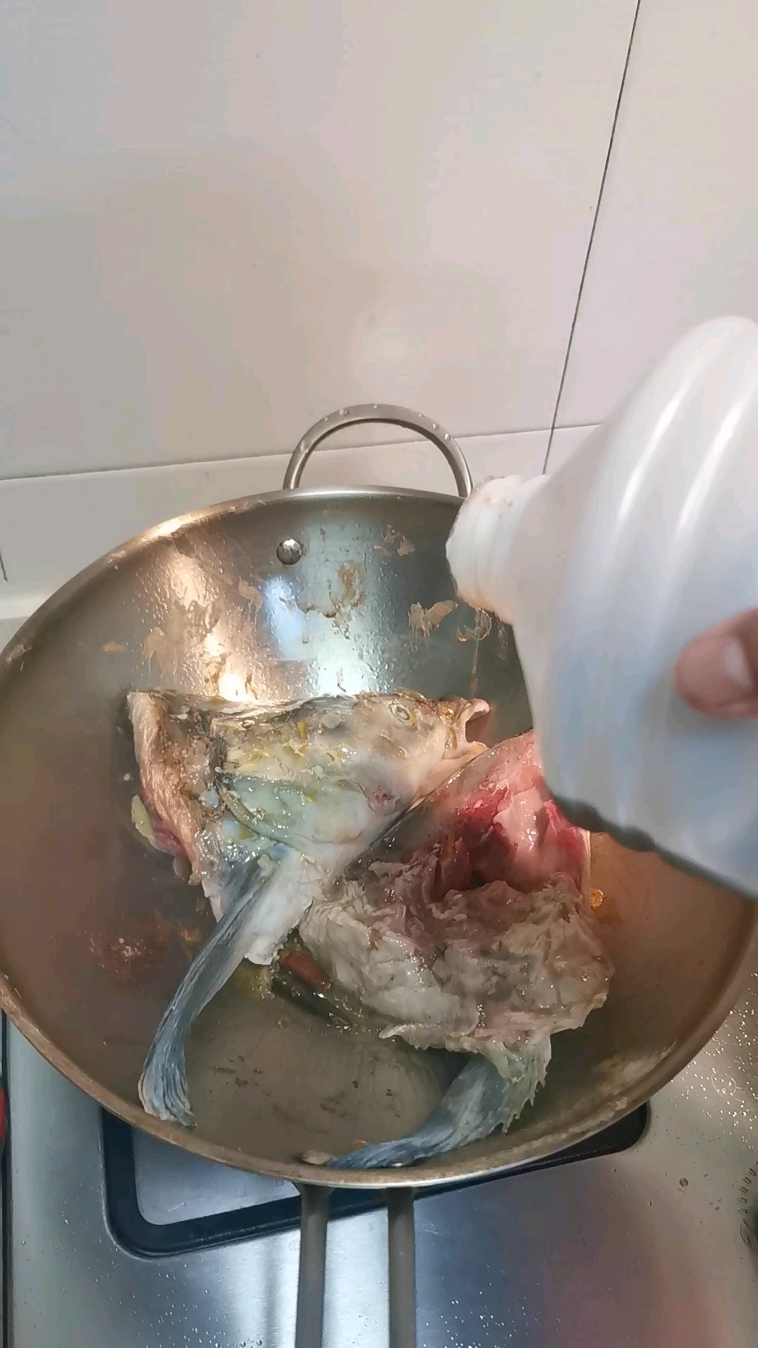 粉條燉青魚頭的做法-家常味燒菜譜-易網健康養生網 粉條燉青魚頭的做法-家常味燒菜譜