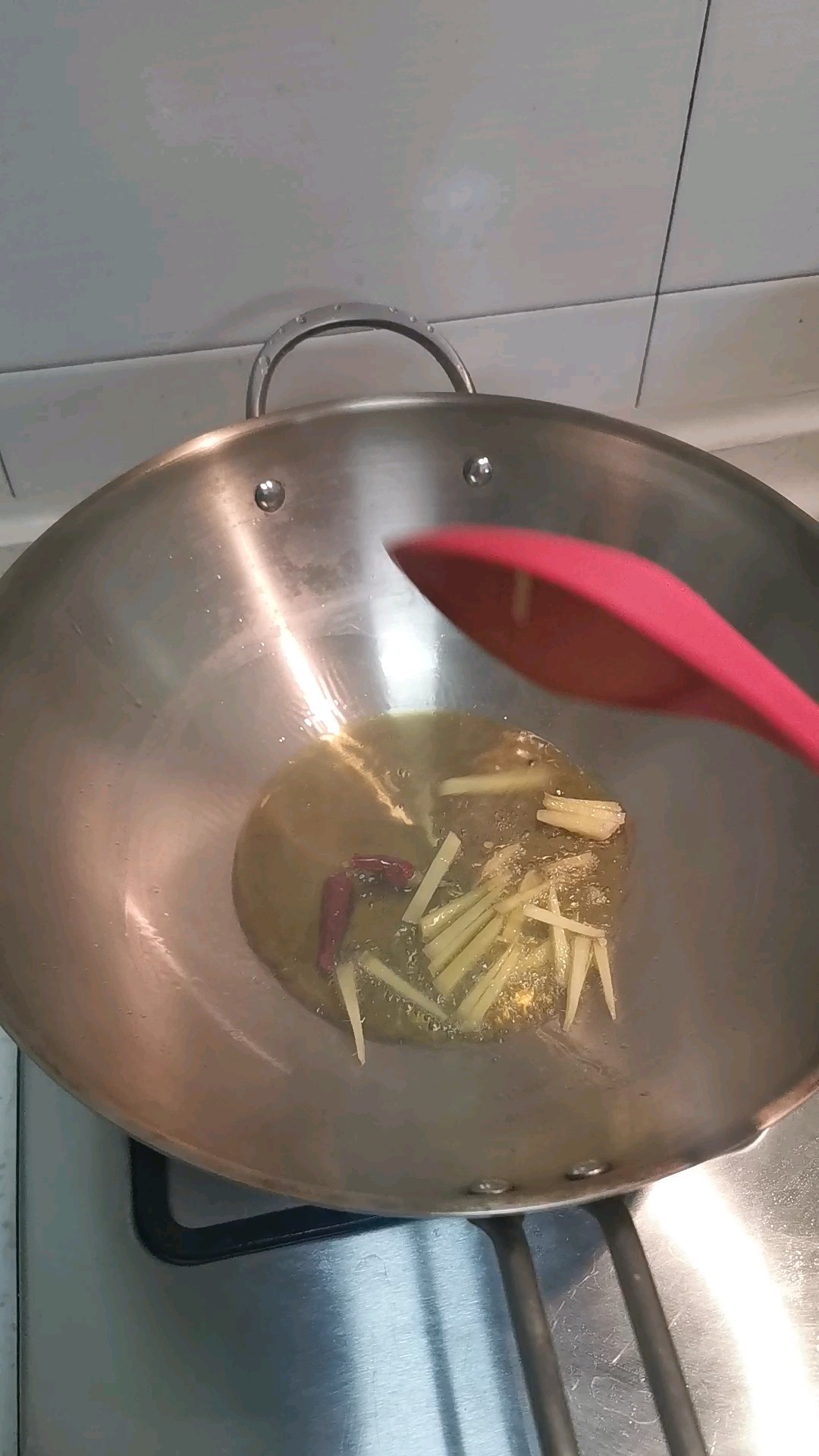 粉條燉青魚頭的做法-家常味燒菜譜-易網健康養生網 粉條燉青魚頭的做法-家常味燒菜譜