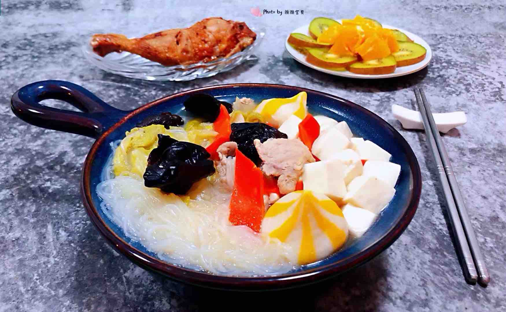 豬肉白菜海膽丸豆腐粉絲湯的做法-咸鮮味煮菜譜-易網(wǎng)健康養(yǎng)生網(wǎng) 豬肉白菜海膽丸豆腐粉絲湯的做法-咸鮮味煮菜譜