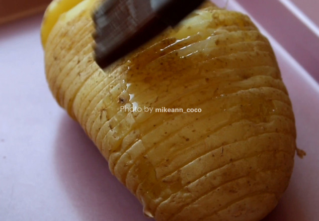 風琴烤土豆的做法-家常味烘焙菜譜-易網健康養生網 風琴烤土豆的做法-家常味烘焙菜譜