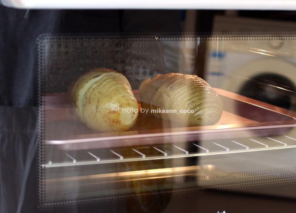 風琴烤土豆的做法-家常味烘焙菜譜-易網健康養生網 風琴烤土豆的做法-家常味烘焙菜譜