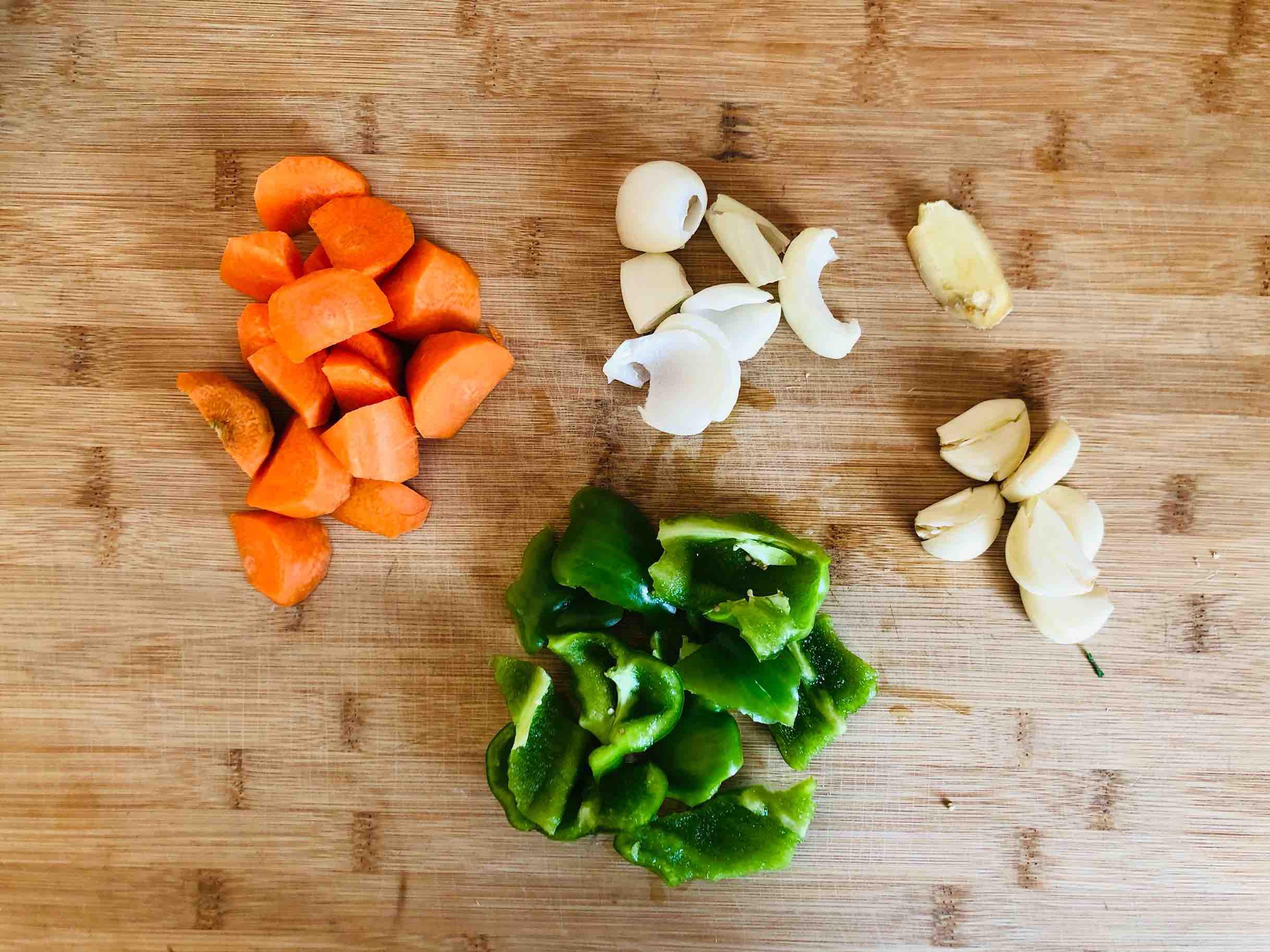 火鍋雞的家常做法,香辣過癮簡單易做,配米飯太下飯啦的做法-香辣味燒菜譜-易網健康養生網 火鍋雞的家常做法,香辣過癮簡單易做,配米飯太下飯啦的做法-香辣味燒菜譜