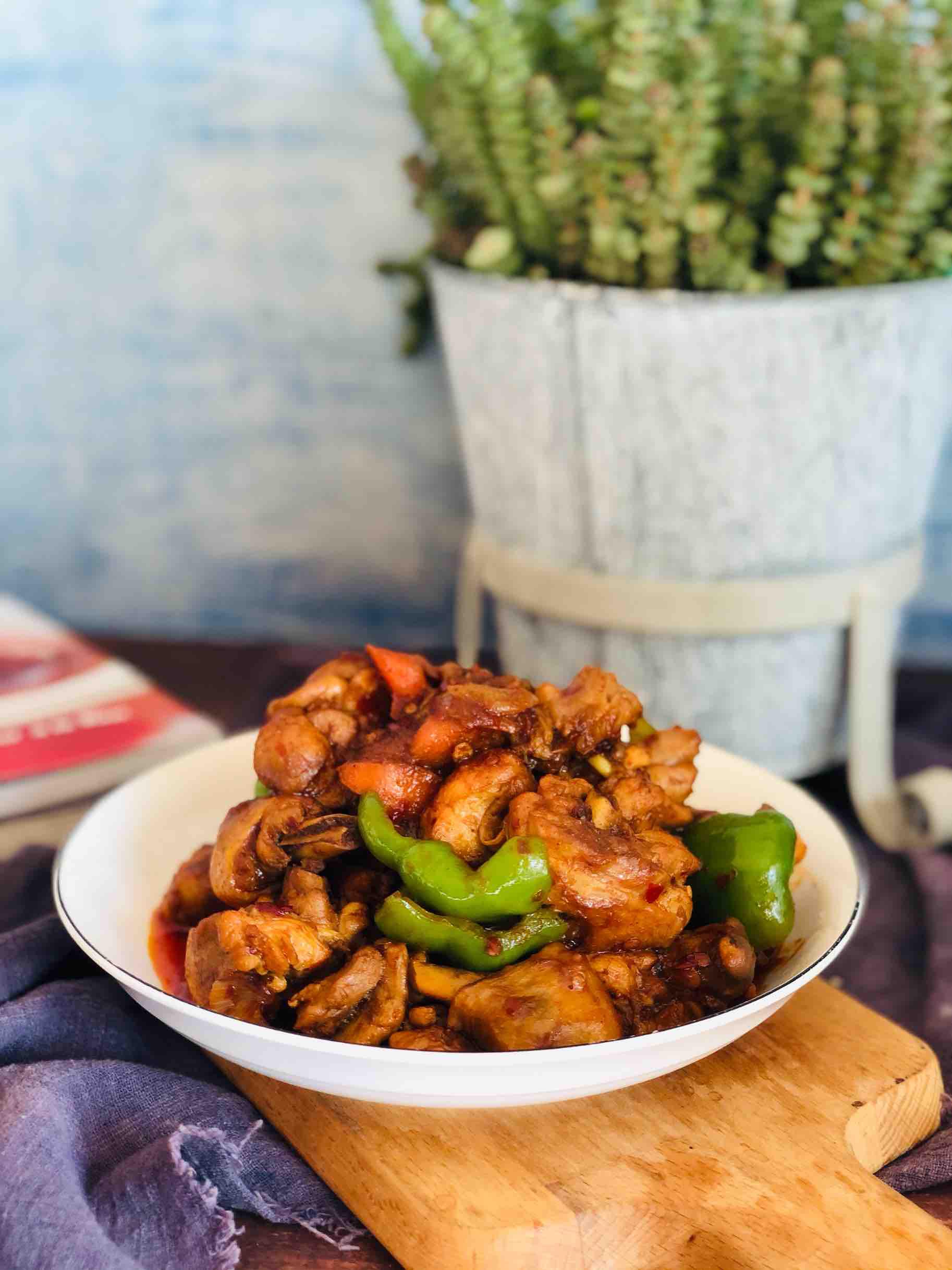 火鍋雞的家常做法,香辣過癮簡單易做,配米飯太下飯啦的做法-香辣味燒菜譜-易網健康養生網 火鍋雞的家常做法,香辣過癮簡單易做,配米飯太下飯啦的做法-香辣味燒菜譜