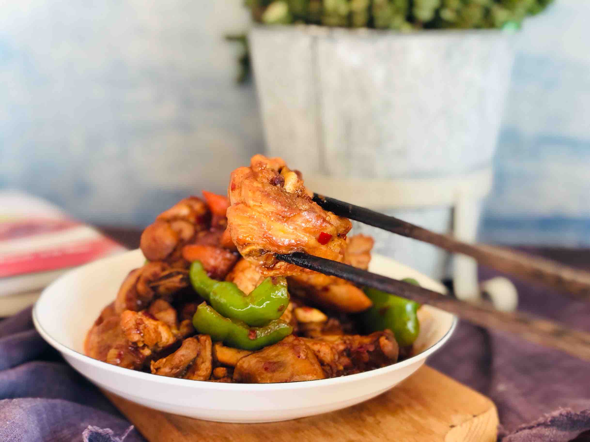 火鍋雞的家常做法,香辣過癮簡單易做,配米飯太下飯啦的做法-香辣味燒菜譜-易網健康養生網 火鍋雞的家常做法,香辣過癮簡單易做,配米飯太下飯啦的做法-香辣味燒菜譜