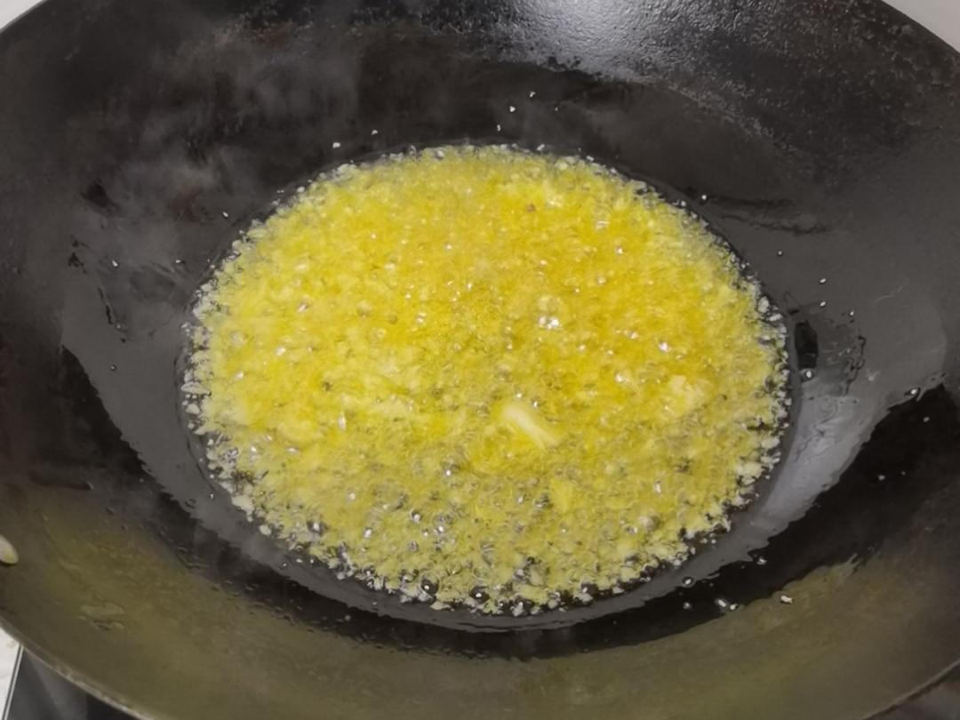 紅火年夜飯－飯店四五十1盤不夠吃，在家20吃到飽的做法-蒜香味炒菜譜